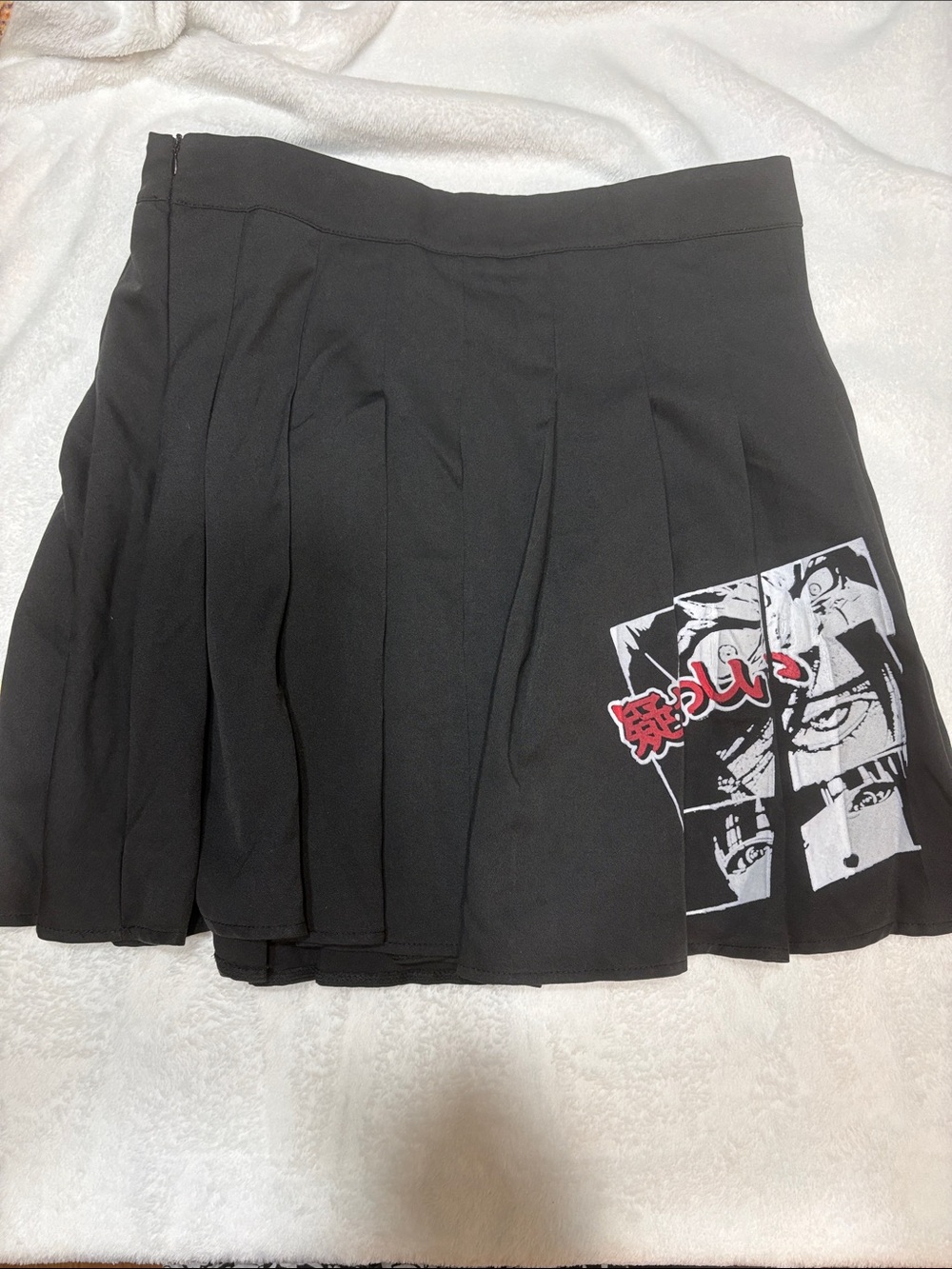 ROMWE Black Pleated Mini Skirt with Graphic Panel